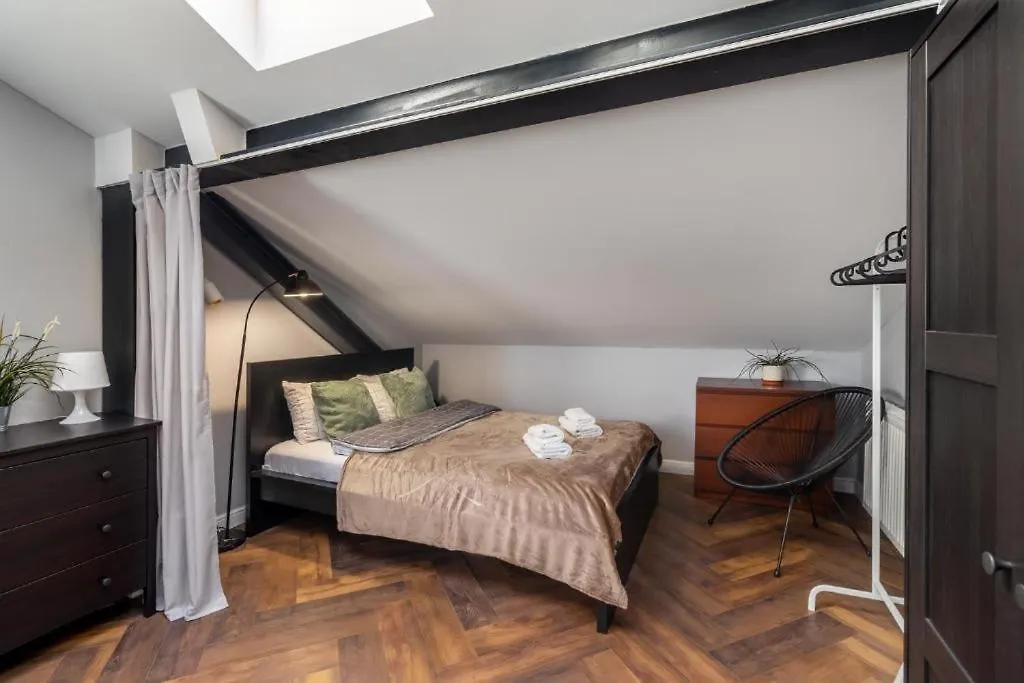 Close-Central Warsaw Apartment - Great Location- Praga Polnoc - 18 People -Marcinkowskiego