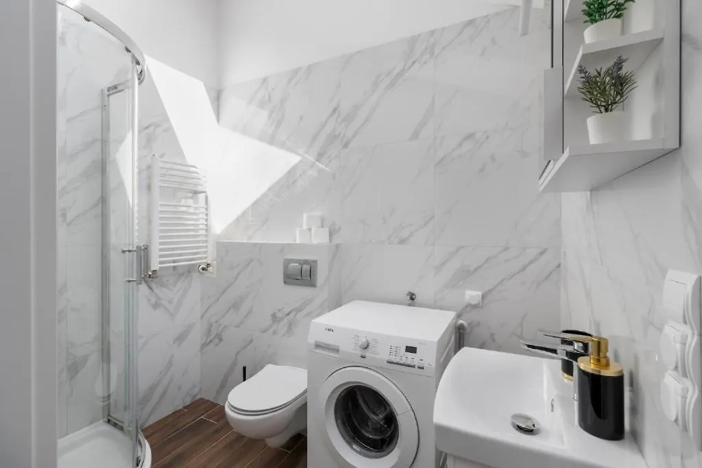 Close-Central Warsaw Apartment - Great Location- Praga Polnoc - 18 People -Marcinkowskiego Польша